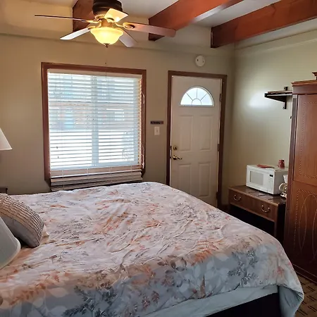 Golden Gate Lodging-2