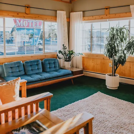 Sapphire Motel Midtown Bozeman-2