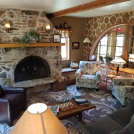 Settlement Courtyard Inn & Lavender Spa-3