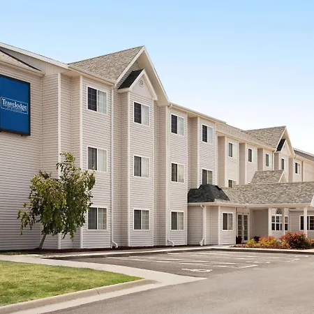 Travelodge By Wyndham Fort Scott-3
