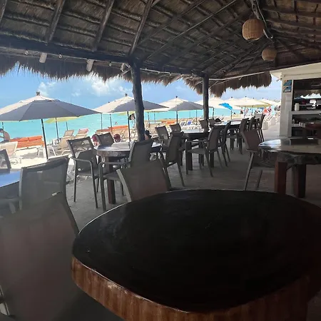 Chichis And Charlies Beachfront Hotel-3