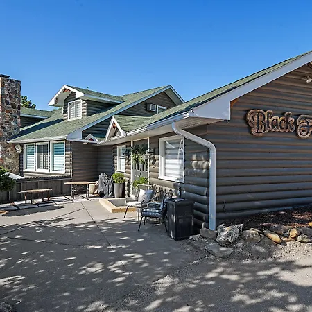 Black Forest Inn Bed & Breakfast-3