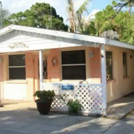 Grove City Motel-3