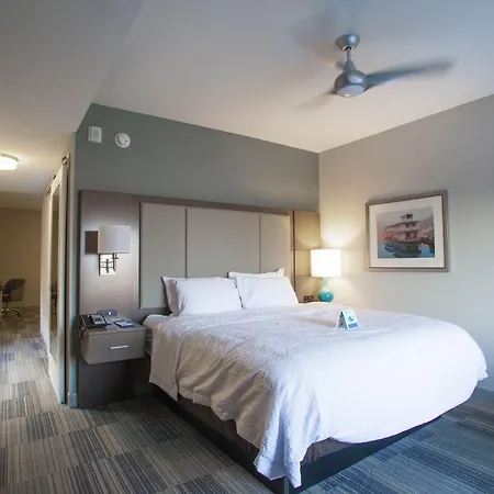 Hampton Inn & Suites St. Paul Downtown-3