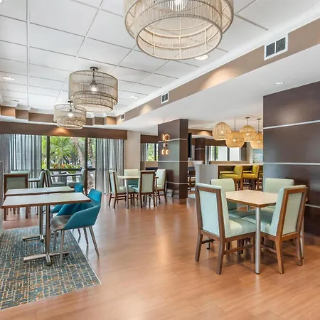 Hampton Inn Fort Myers-Airport & I-75-2