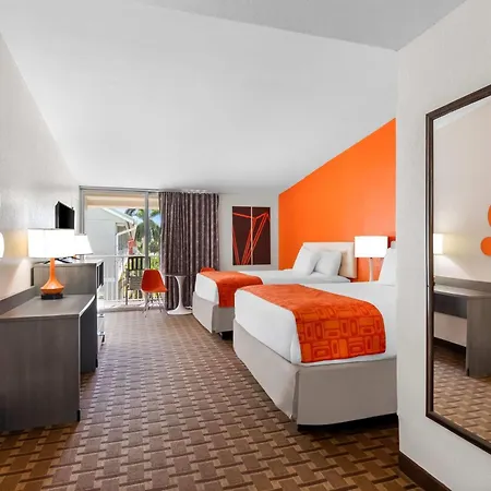 Howard Johnson By Wyndham Vero Beach / Downtown-3