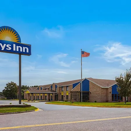 Days Inn By Wyndham Eagle River-2