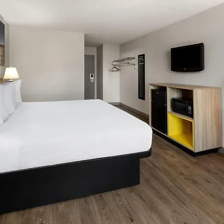 Days Inn By Wyndham Cambridge-3