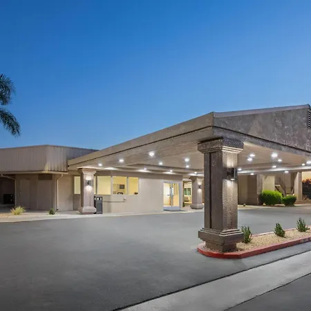 Ramada By Wyndham Merced-3