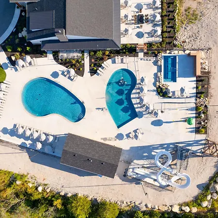 Grand Crowne Resort-2