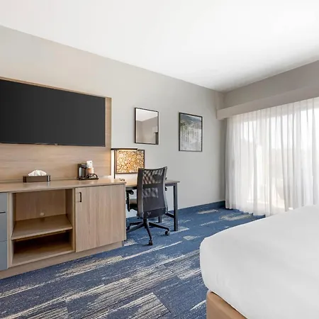 Edgewater Inn And Suites, An Ascend Collection Hotel-3
