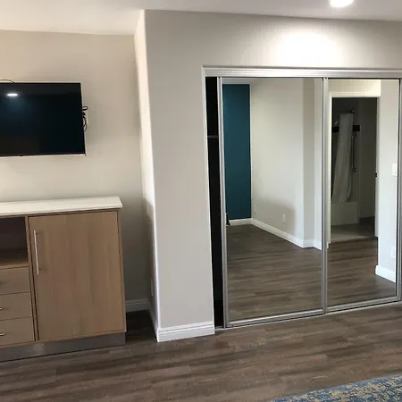 Cali Inn-3