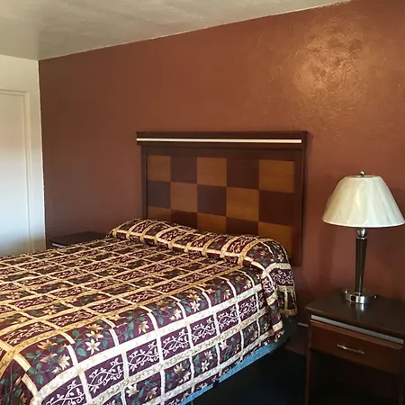 Deluxe Inn Of Roswell-3