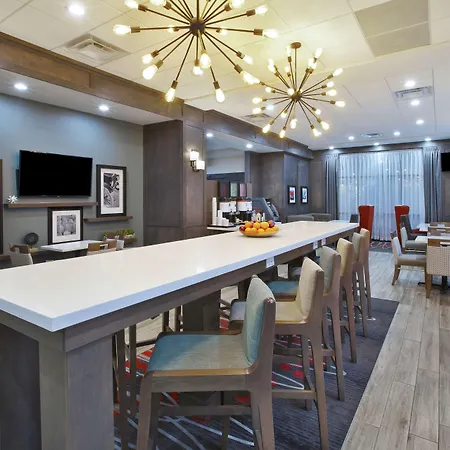 Hampton Inn By Hilton Detroit Dearborn, Mi-2
