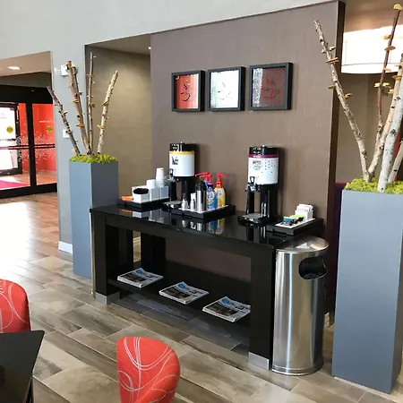 Hampton Inn & Suites-Moore-3