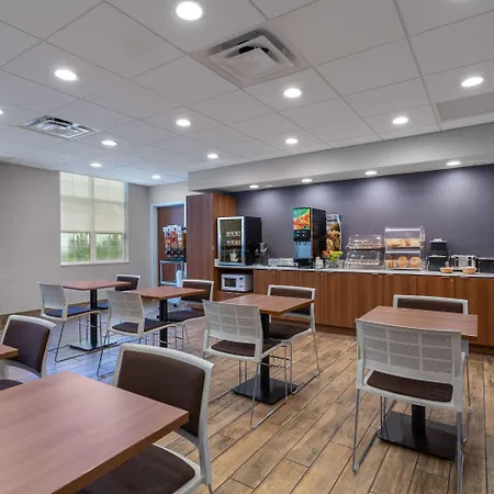 Microtel Inn & Suites By Wyndham Niagara Falls-2