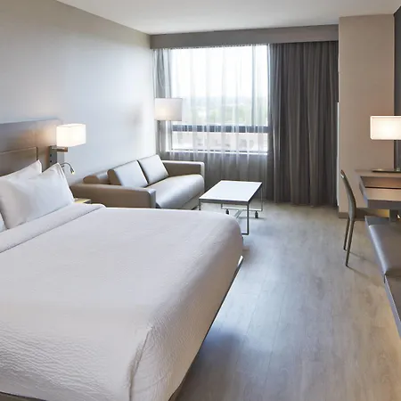Ac Hotel By Marriott Des Moines East Village-3