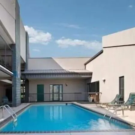 Executive Inn And Suites-2
