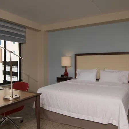 Hampton Inn & Suites Tulsa Downtown, Ok-2