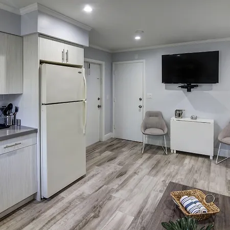 May-Dee Suites In Florida-3