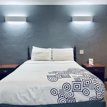 Century 21 Motel-2