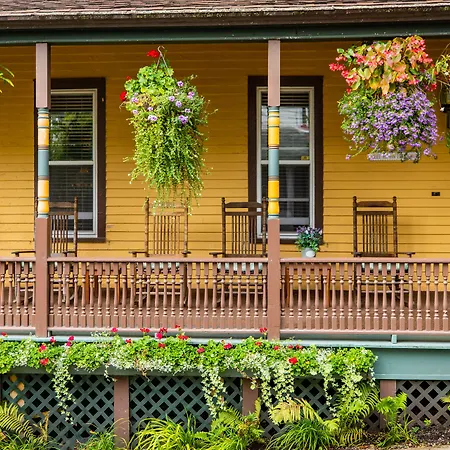 Pine Cottage Bed & Breakfast-3