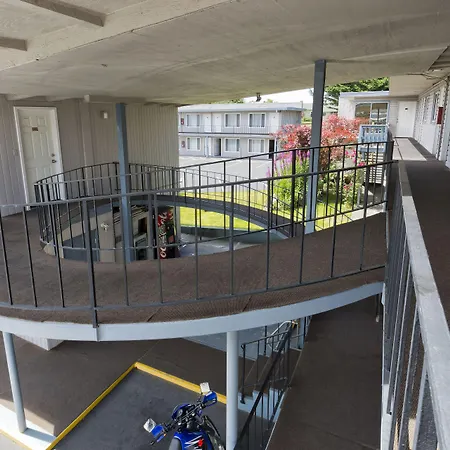 Riviera Inn-2
