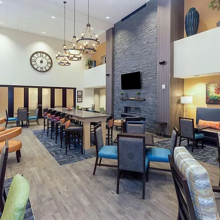 Hampton Inn & Suites Morgantown / University Town Centre-3