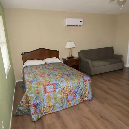 Avon Motel-3