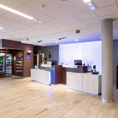 Fairfield Inn & Suites By Marriott Decorah-2