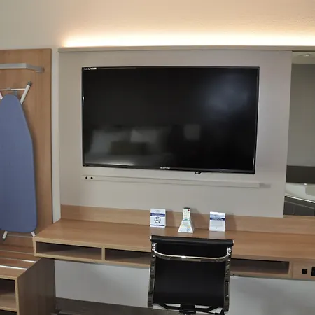 Microtel Inn & Suites By Wyndham Lubbock-2