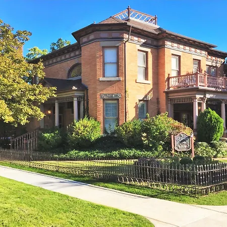 Historic Ellerbeck Mansion Bed & Breakfast-3