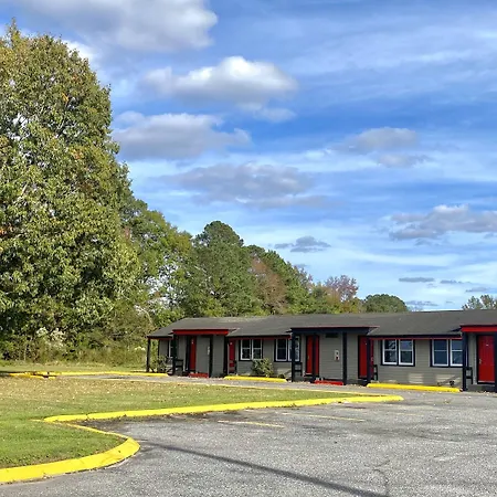 Whistling Pines Motel- Daily And Extended Stay-2