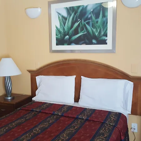 Flamingo Inn Long Beach-3