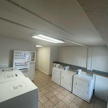 Budgetel Inn And Suites - Louisville-2