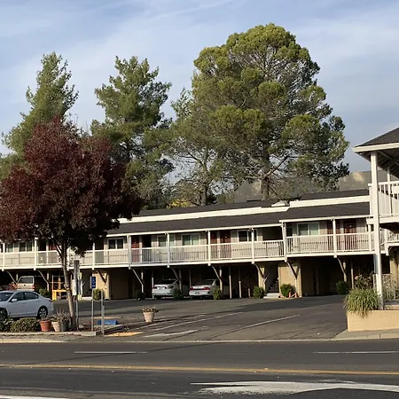 Elmwood Motel-2