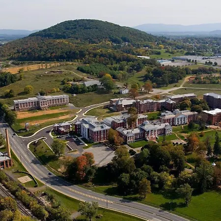 The Blackburn Inn And Conference Center-2