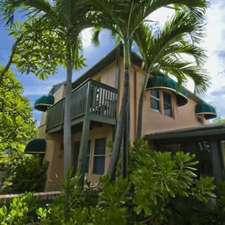 Suite Dreams Inn By The Beach-2