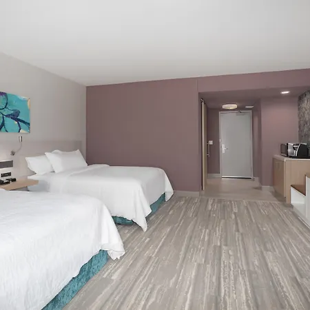 Hilton Garden Inn Omaha Aksarben Village-3