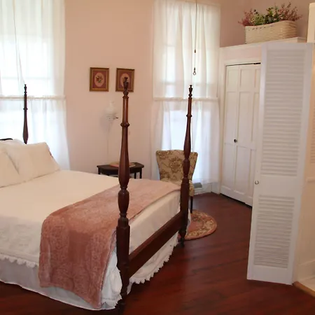 Riverboat Bed & Breakfast-2