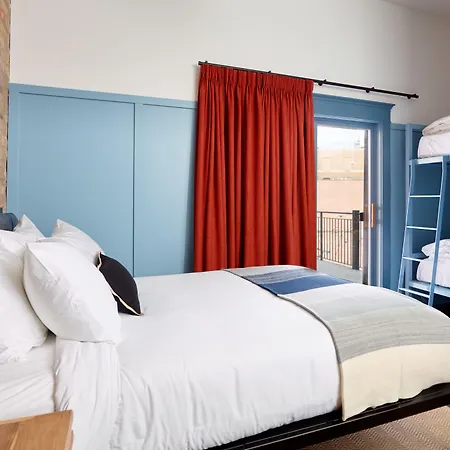 The Chicago Hotel Collection Wrigleyville-3