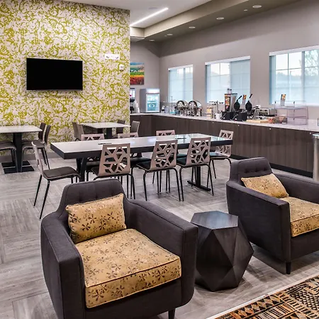 Best Western Plus Temecula Wine Country Hotel & Suites-3