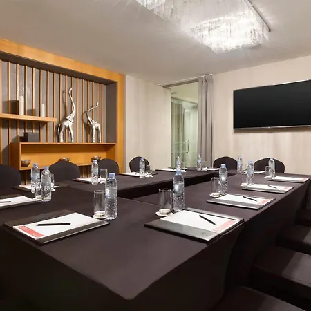 Ramada By Wyndham Downtown Dubai-2