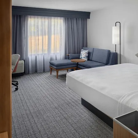 Courtyard By Marriott Kansas City Shawnee-2