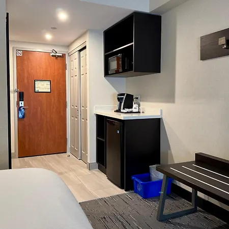 Holiday Inn Express Brampton By Ihg-3