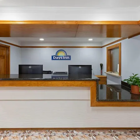 Days Inn By Wyndham Slidell-3