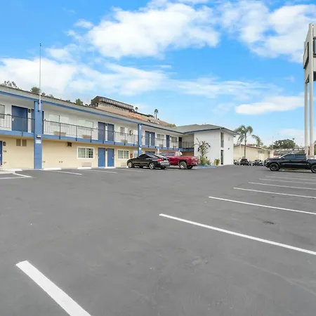 Travelodge By Wyndham Fairplex Pomona-3