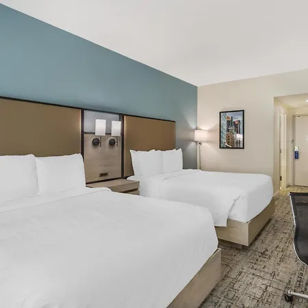 Best Western Plus Airport Inn & Suites-3