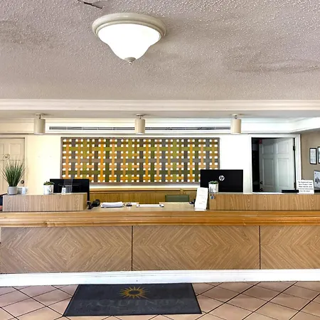 Townhouse Garden Inn & Suites San Antonio I 35-3