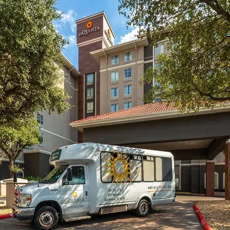 La Quinta By Wyndham San Antonio Airport-3